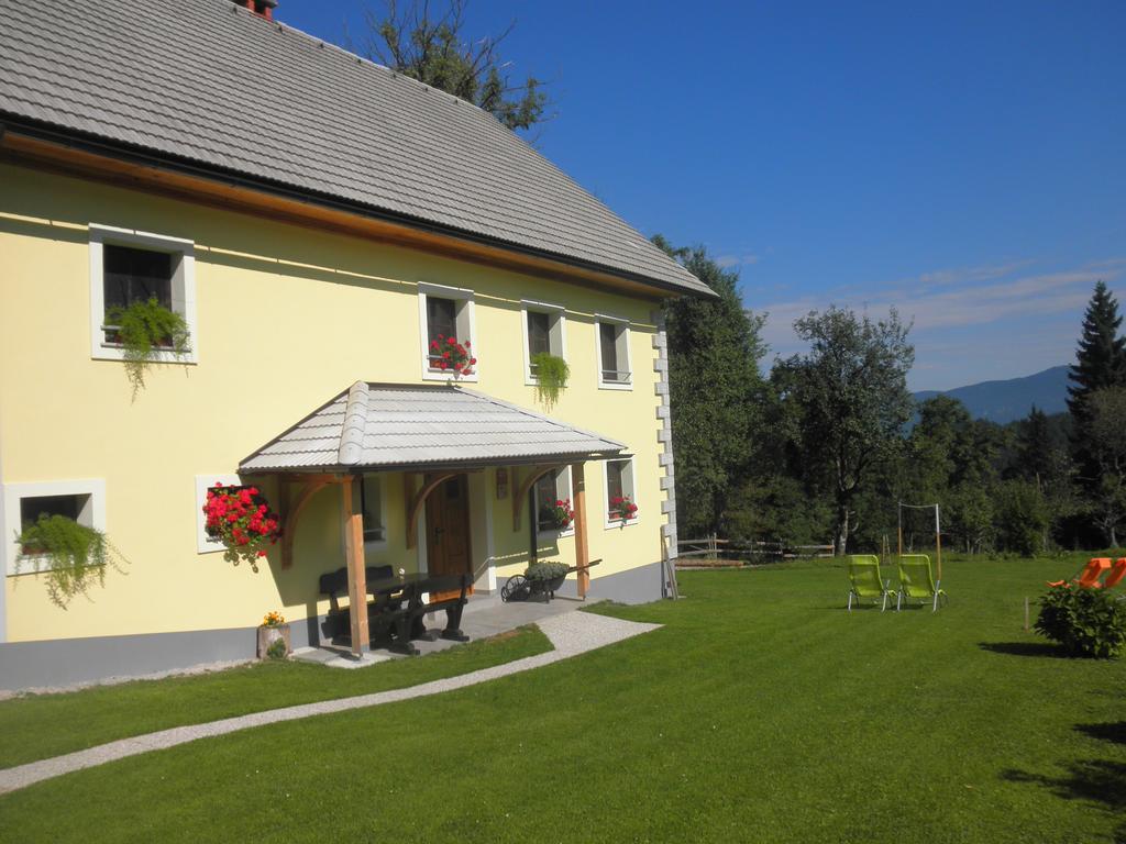 Apartments Cumar Церкно Екстер'єр фото