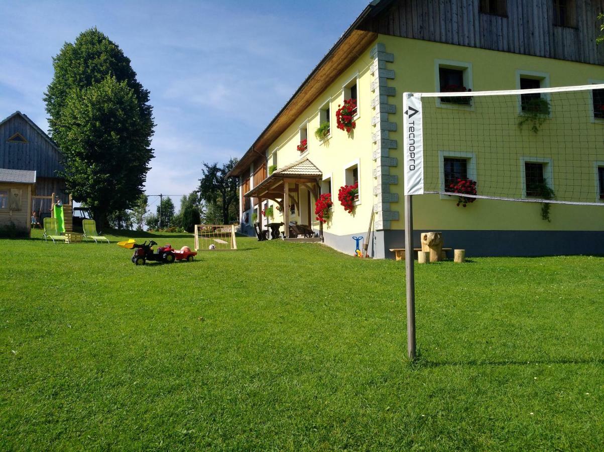 Apartments Cumar Церкно Екстер'єр фото